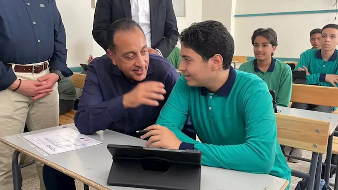 ماذا قال رئيس الوزراء لطالب عن البورصة؟